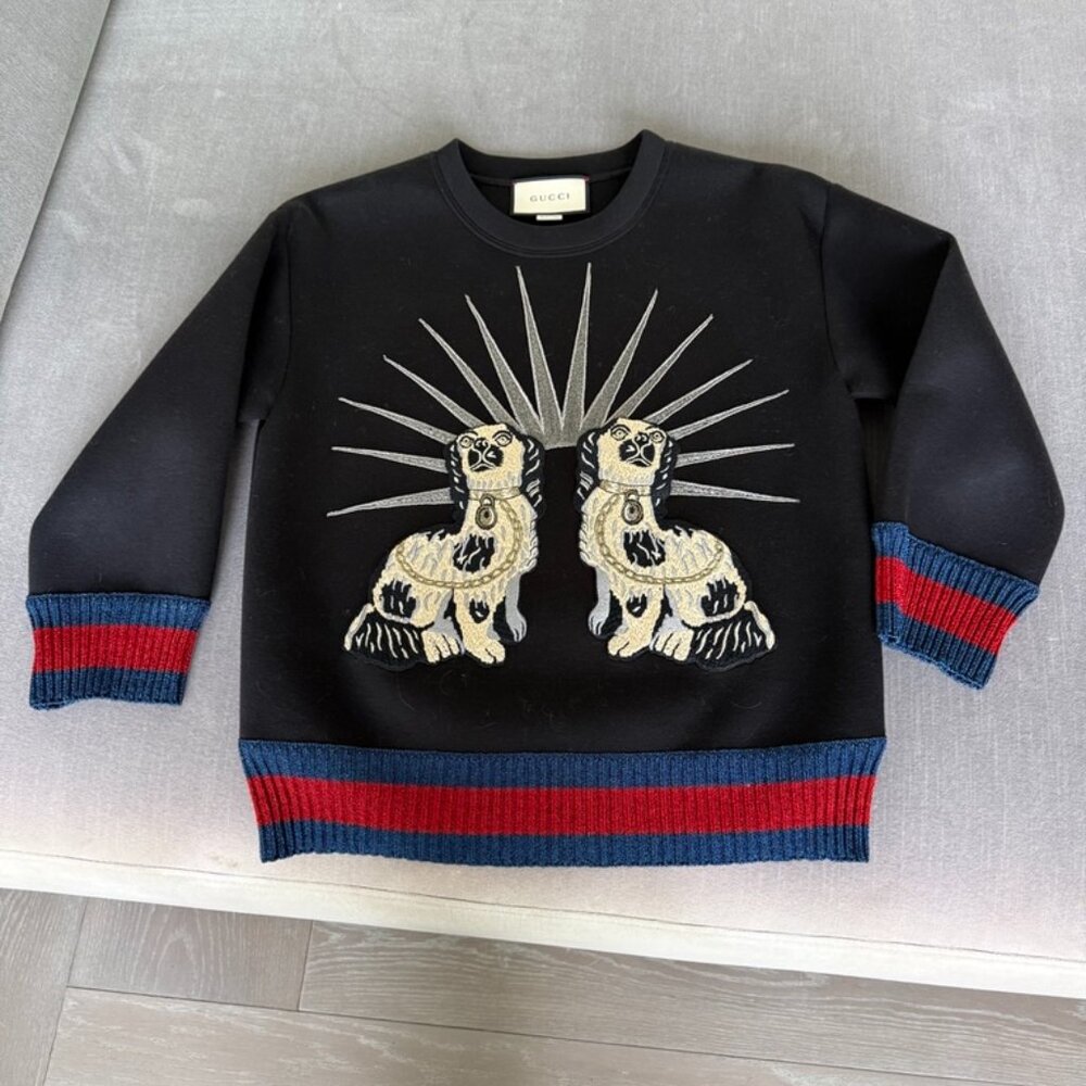 Authentic Gucci Sweatshirt size small in like new condition.